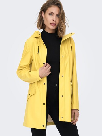 Manteau mi-saison 'Elisa' ONLY en jaune