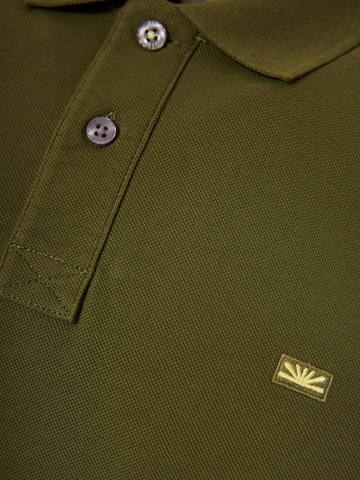 Tricou de la Funky Buddha pe verde