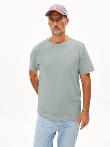 T-Shirt 'MAARKOS LINO' ARMEDANGELS en vert : devant