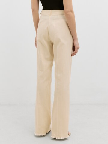 EDITED Flared Trousers 'Ariane' in Beige