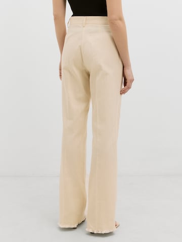 Flared Pantaloni 'Ariane' di EDITED in beige