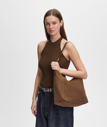 Liebeskind Berlin Shoulder bag in Brown: front