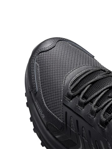 Sneaker bassa di NORTIV 8 in nero