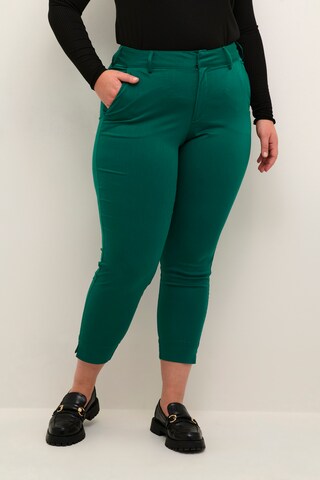 Skinny Pantalon chino 'Leana' KAFFE CURVE en vert : devant