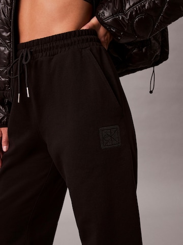 Calvin Klein Tapered Bukser i sort