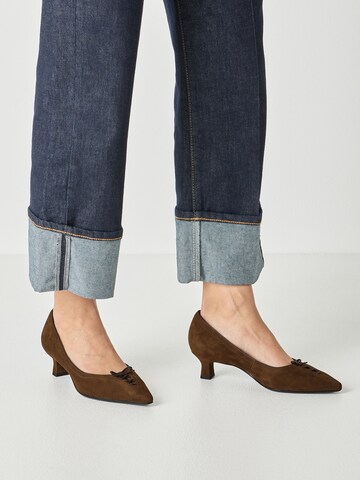 Tamaris Pumps in Bruin
