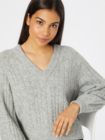 Gestuz Sweater 'Alpha' in Grey