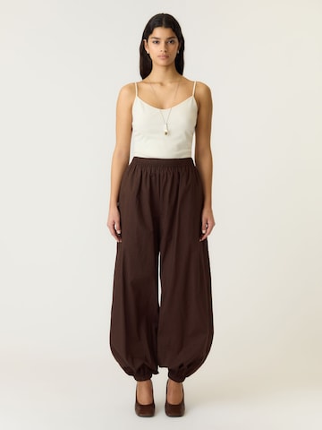 YAS - Tapered Pantalón 'YASMELVO' en marrón