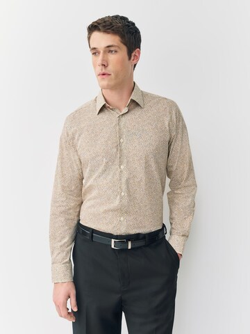 Next Regular Fit Hemd in Weiß: Vorderseite