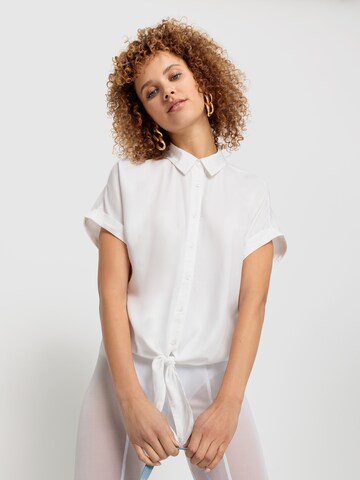 LSCN by LASCANA Blouse in White: front