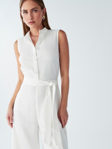 Willa - Jumpsuit 'Justice' en blanco