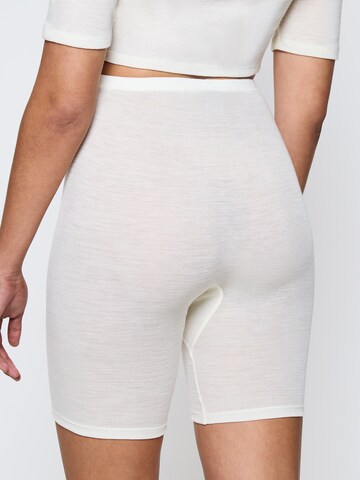 TRIUMPH - Pantalón de pijama 'Beauty Layers' en blanco