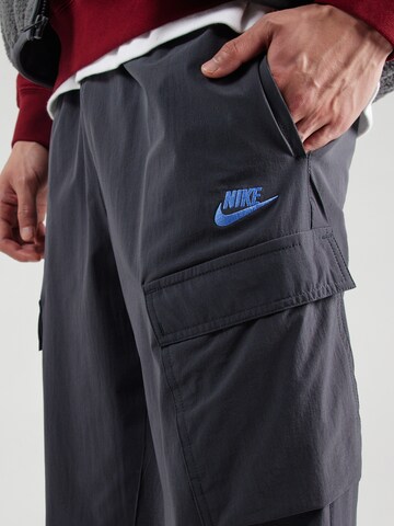 Nike Sportswear - Tapered Pantalón cargo 'CLUB' en gris