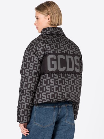 GCDS - Chaqueta de invierno en negro