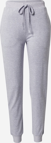TRIUMPH Spodnie od piżamy 'Thermal' w kolorze szary: przód