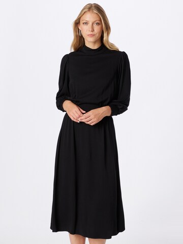 minimum Šaty 'LARADA' – černá: přední strana