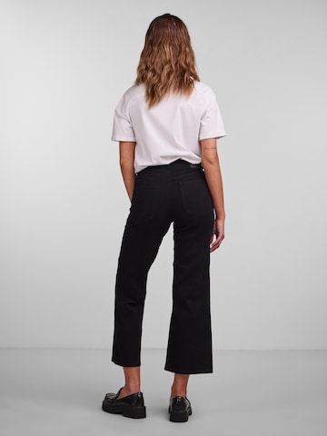 PIECES Flared Jeans 'Peggy' in Schwarz