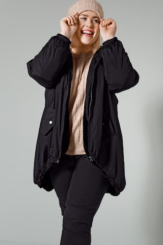 Sara Lindholm Between-Season Jacket in Black