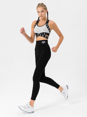 Skinny Pantaloni sportivi 'Naikan' di MOROTAI in nero