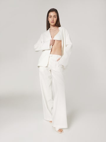 LENI KLUM x ABOUT YOU Loose fit Pleat-Front Pants 'Valeria' in White