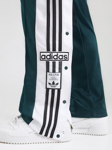 ADIDAS ORIGINALS Loosefit Nadrág 'Adibreak' - zöld