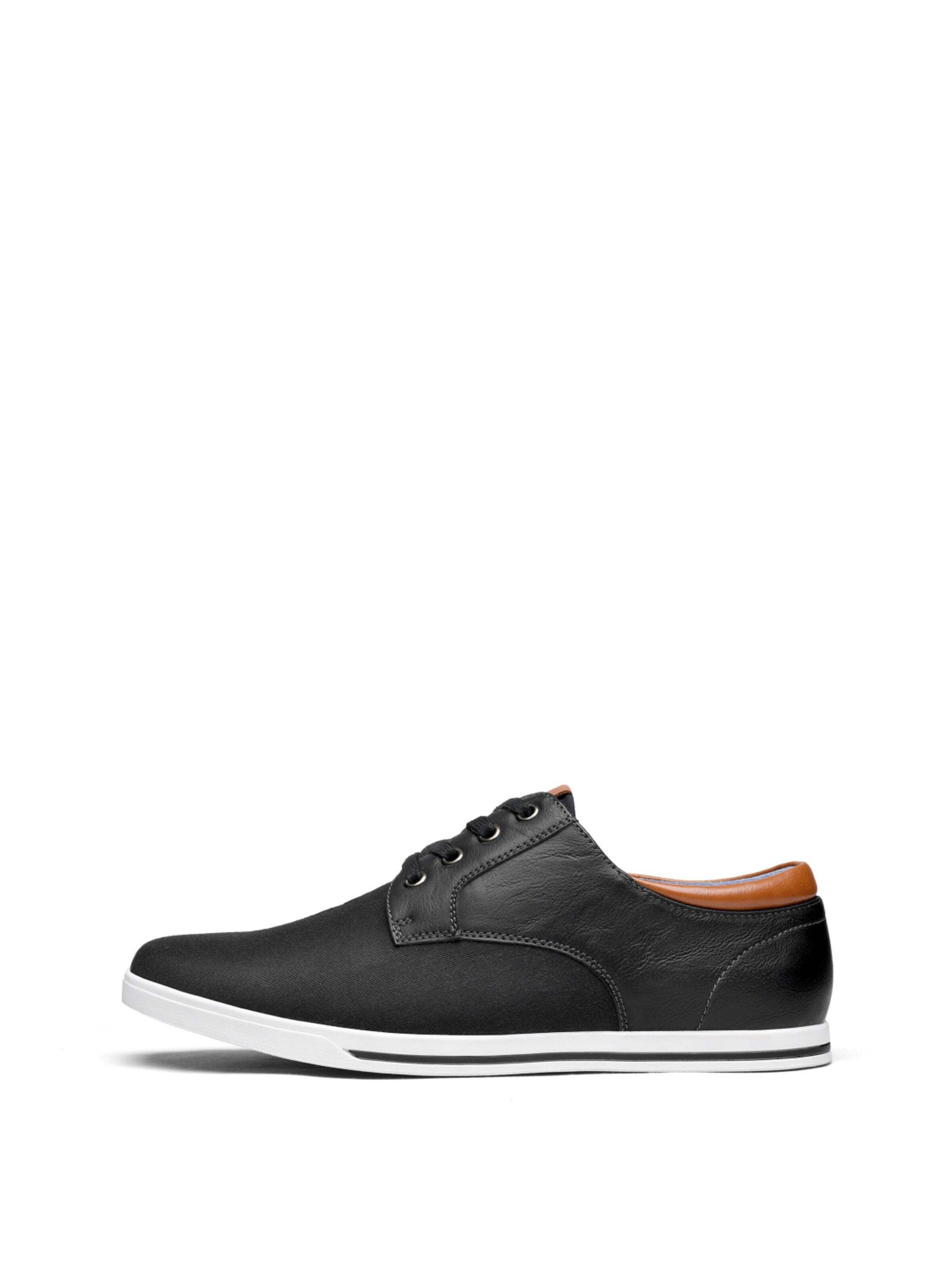 Sneaker bassa di Bruno Marc in nero