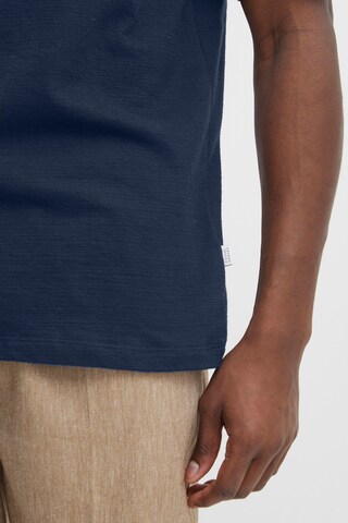 T-Shirt Casual Friday en bleu