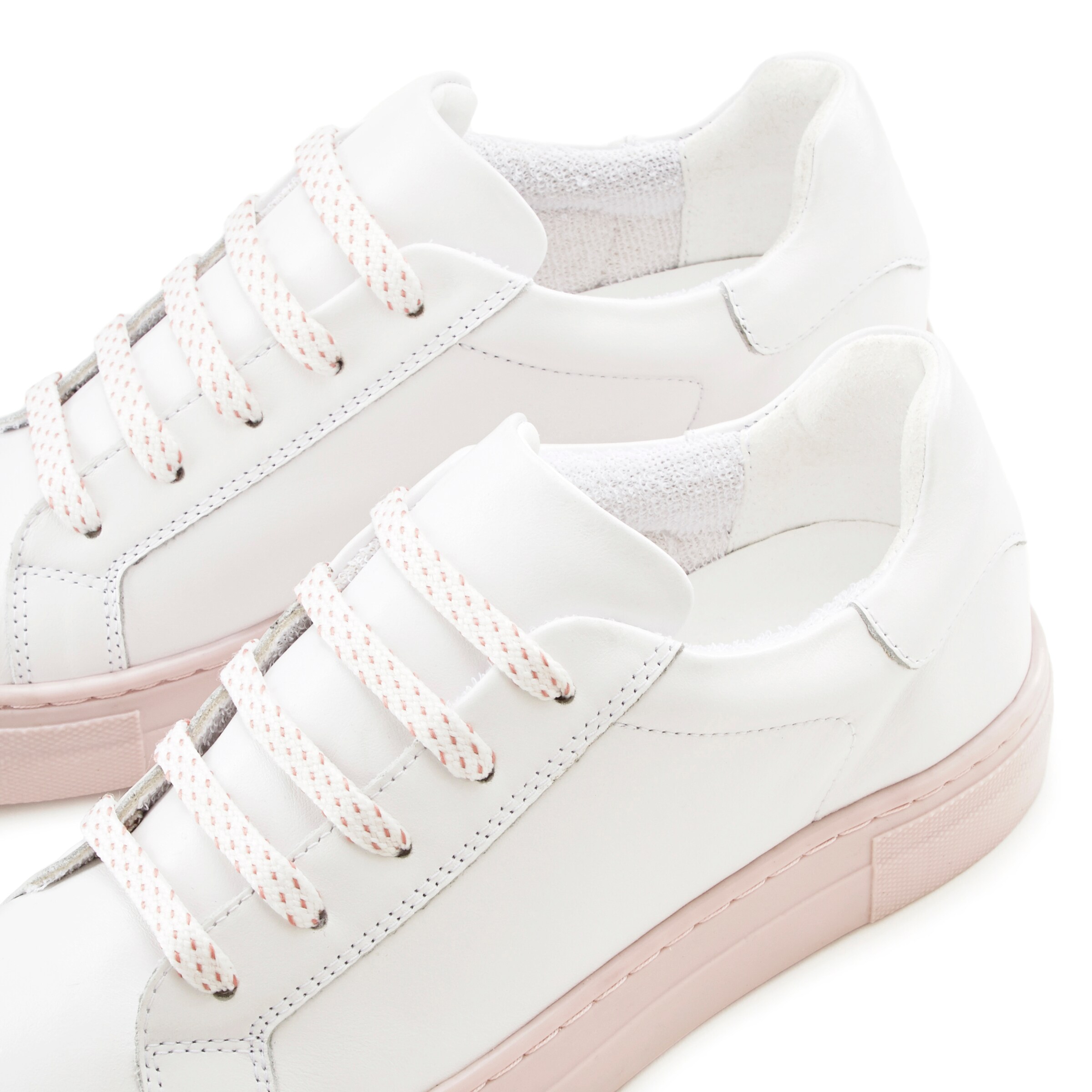 Elbsand Trainers in White