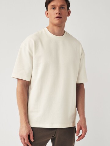 Next - Camiseta en blanco