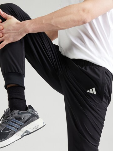 ADIDAS PERFORMANCE Tapered Sporthose 'WALK-ON' in Schwarz
