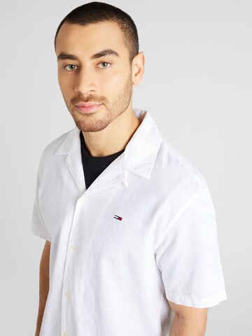 Coupe regular Chemise Tommy Jeans en blanc