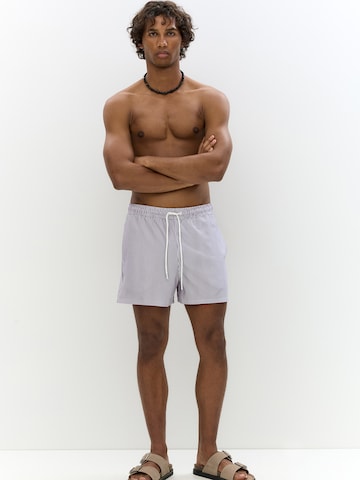 Pull&Bear Zwemshorts in Lila