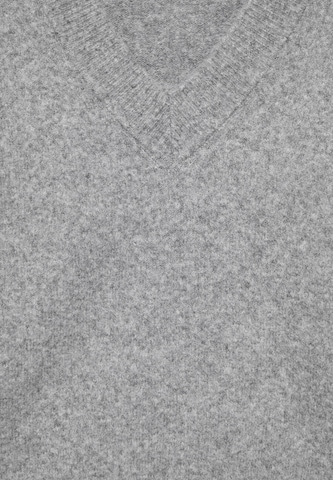 Pull&Bear Sweater in Grey