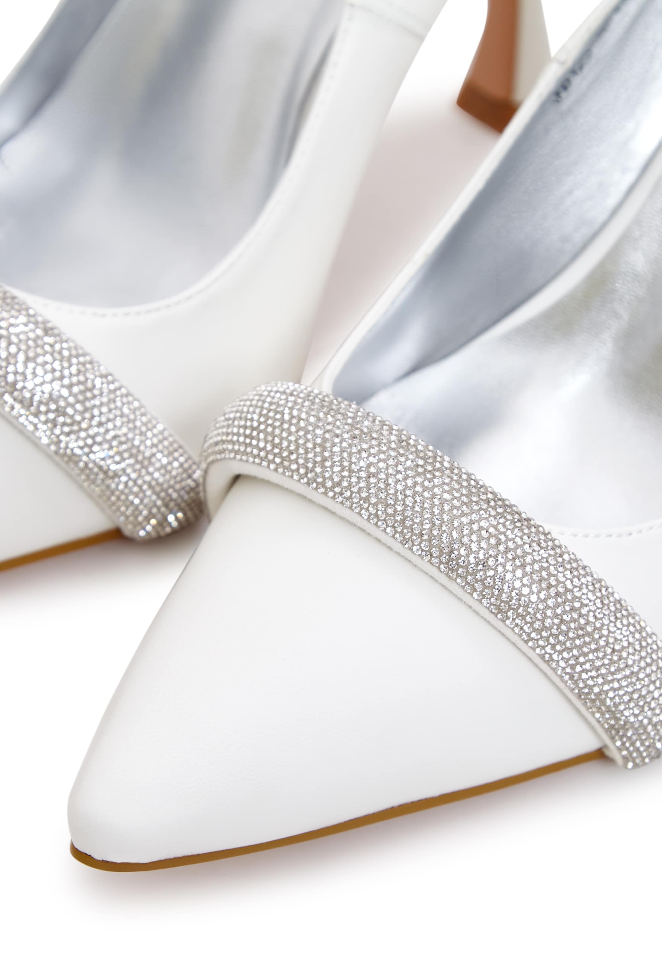 CESARE GASPARI Pumps in White
