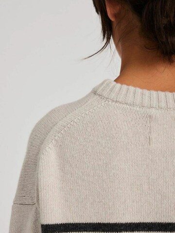 Gai+Lisva Oversized neulepaita ' Barbera ' värissä valkoinen