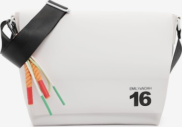 Emily & Noah Shoulder Bag ' Sweet 16 ' in White: front