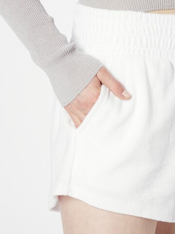 Regular Pantalon GAP en blanc