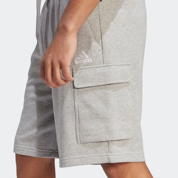 ADIDAS SPORTSWEAR Normalny krój Spodnie sportowe 'Essentials' w kolorze szary
