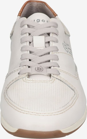 Baskets basses bugatti en blanc