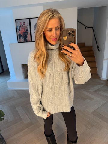 VERSTIQUE Πουλόβερ σε γκρι