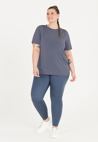 Q by Endurance Performance shirt in Blue