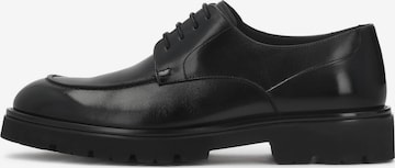 Scarpa stringata di Kazar in nero: frontale