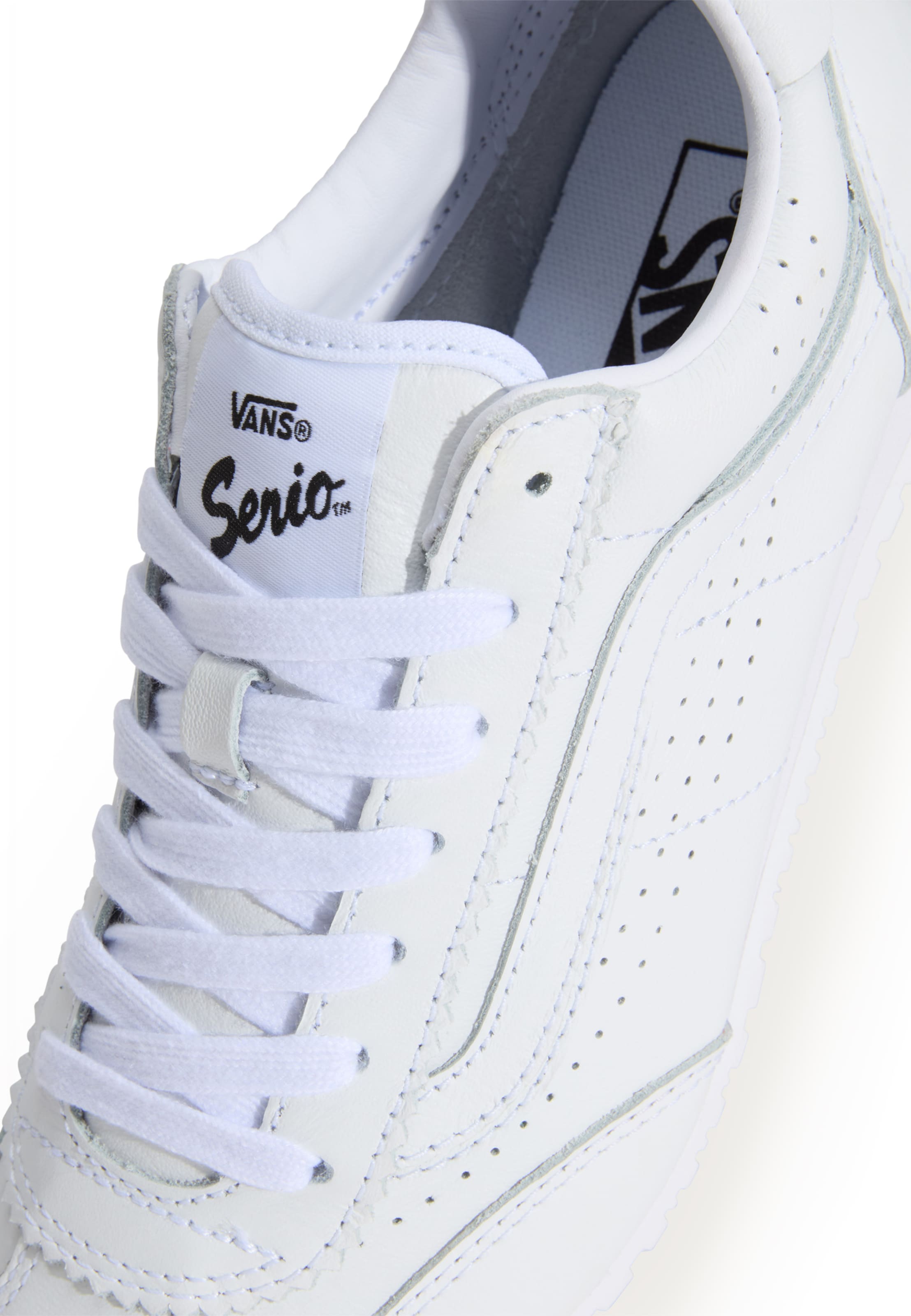 VANS Rövid szárú sportcipők 'Super Lowpro' - fehér