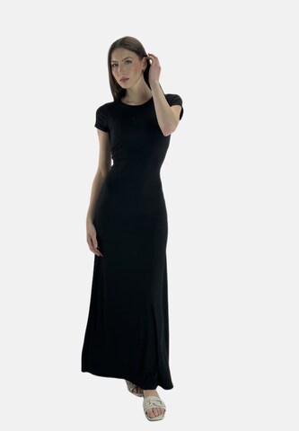 Elara Dress in Black: front