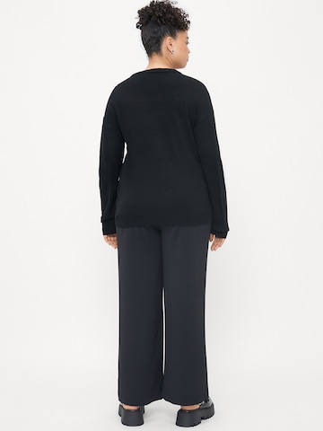 Vero Moda Curve Svetr 'VMCGLITTER' – černá