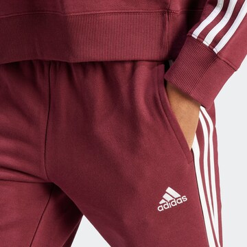 ADIDAS SPORTSWEAR Tapered Sportbroek 'Essential' in Rood