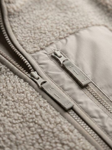 Derbe Fleece Jacket 'Kuschelby' in Beige