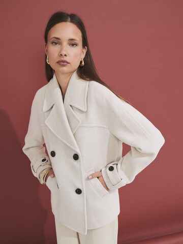 HANNIBAL LAGUNA COLLECTION Outdoormantel 'Women’s short double-breasted coat with a lapelled collar'‌‌ in Beige: Vorderseite