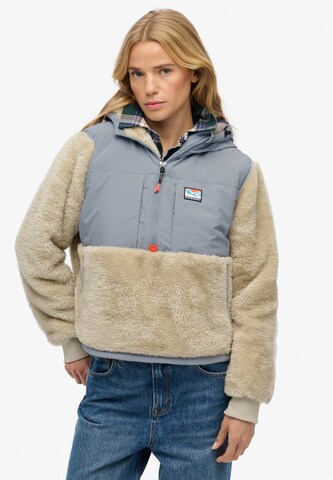 Superdry Tussenjas in Beige: voorkant