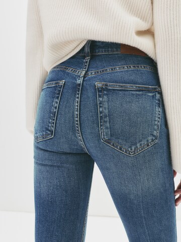 Pull&Bear Flared Jeans i blå